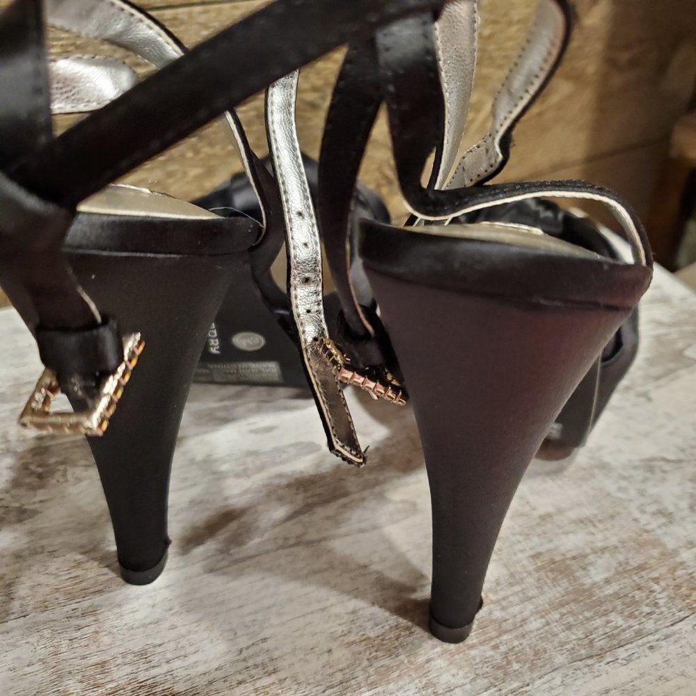 Chinese Laundry Black Satin Heels  Baldwin Size 6M - Picture 4 of 8